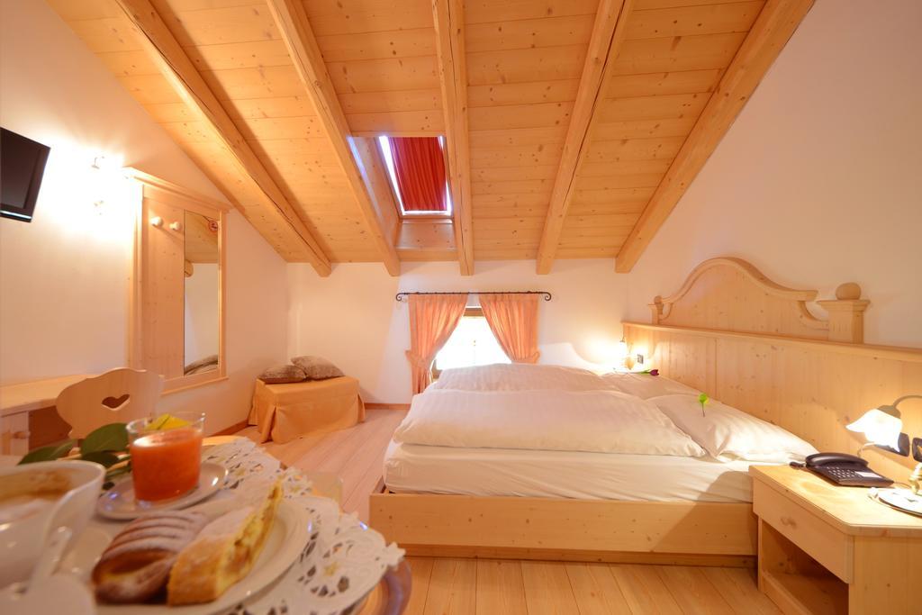 Hotel Fonte Dei Veli Panchià Buitenkant foto